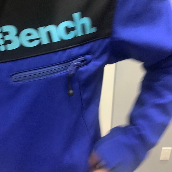Like new!  Men’s Bench Rain Jacket - Picture 4 of 7